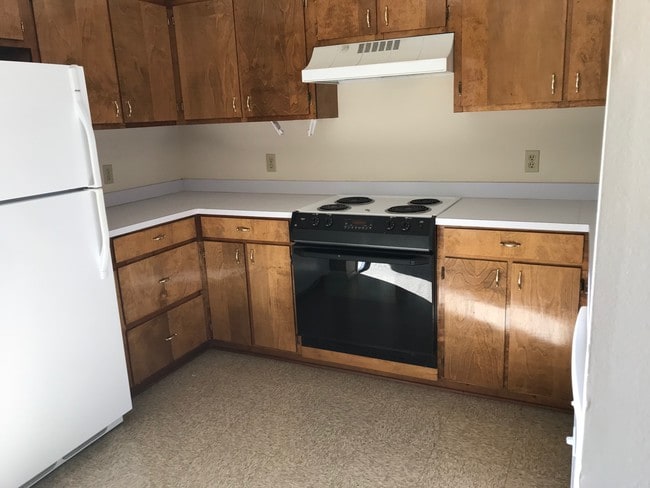 Kitchen - 6528 Confederate Dr