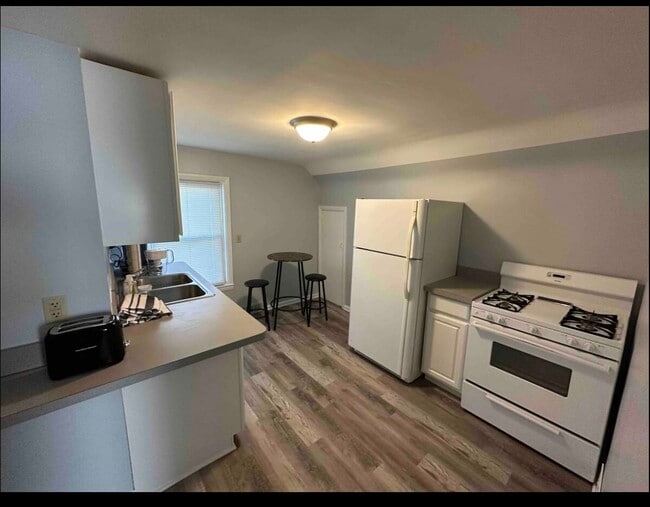 Kitchen - 2340 Electric St