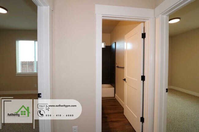 Foto del edificio - 4122  Haleakala Ave.  Landscaping Included...