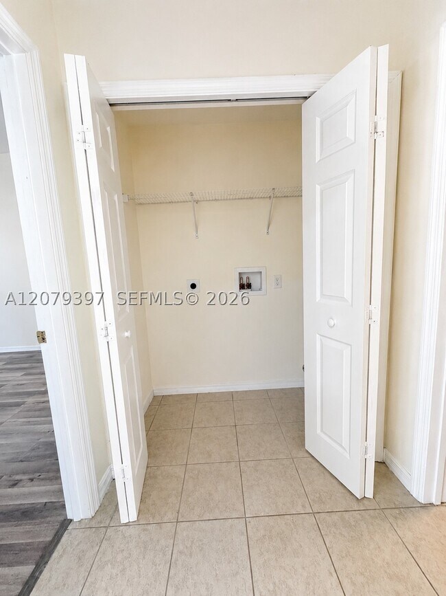 Foto del edificio - 10409 SW 85th Ct