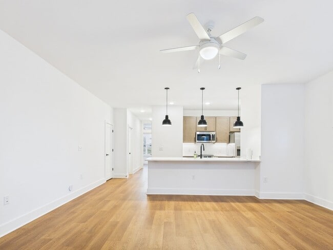 Photo - 913 Bainbridge St Apartment