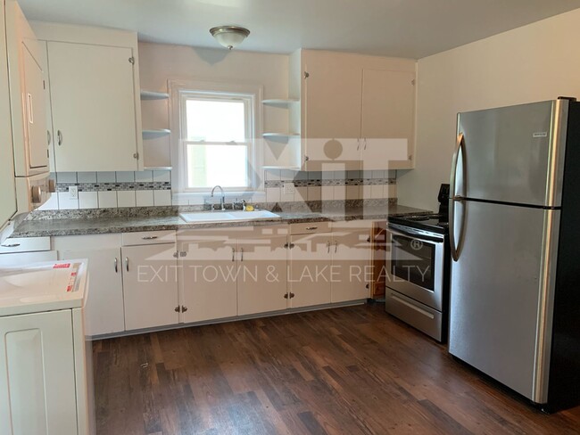 Building Photo - Welcome to your 2 bedroom, 1 bath home in ...