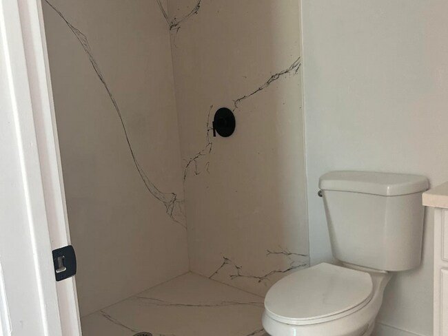 Foto del edificio - 3243 E Camden St