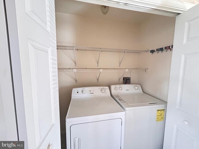 Building Photo - 213 Emily Ln