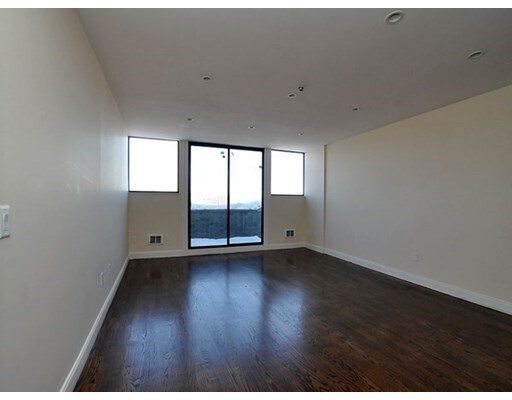 Building Photo - 160 Commonwealth Avenue