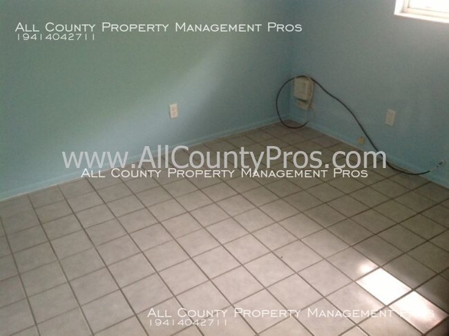 Foto del edificio - 5212 Royal Palm Ave
