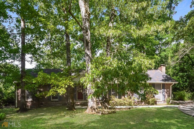 Building Photo - 2225 Granade Rd SW