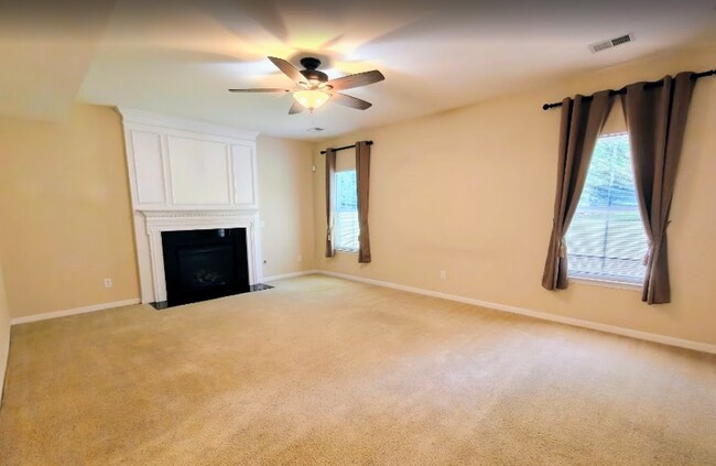 Foto del edificio - 3Bed/2.5Bath 2688 sq ft home located in Stonington