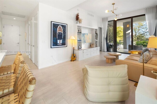 Foto del edificio - 2831 S Bayshore Dr