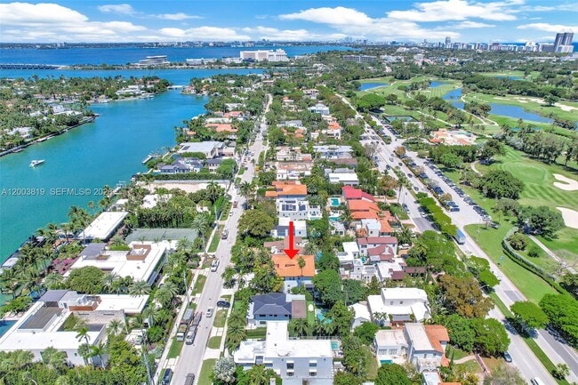 Foto del edificio - 2143 N Bay Rd