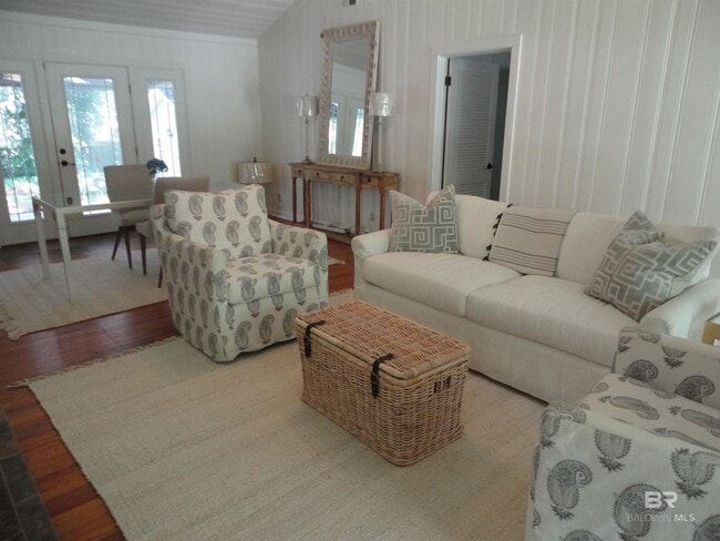 Building Photo - 371 S Church St