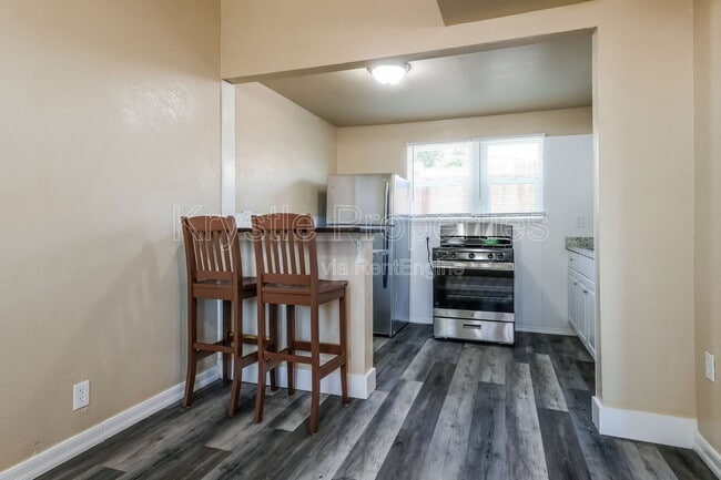 Building Photo - 218 Idora Ave