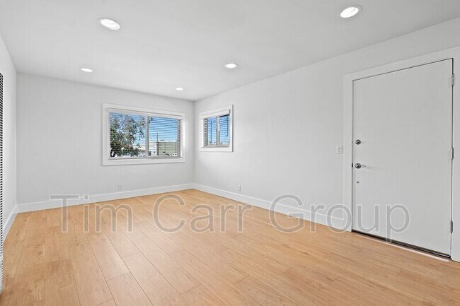 Building Photo - 122 Magnolia St