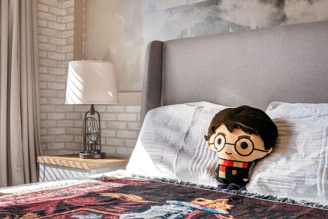 Building Photo - 9009 Play Through Dr