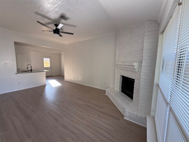 Building Photo - 4807 Maurita Dr