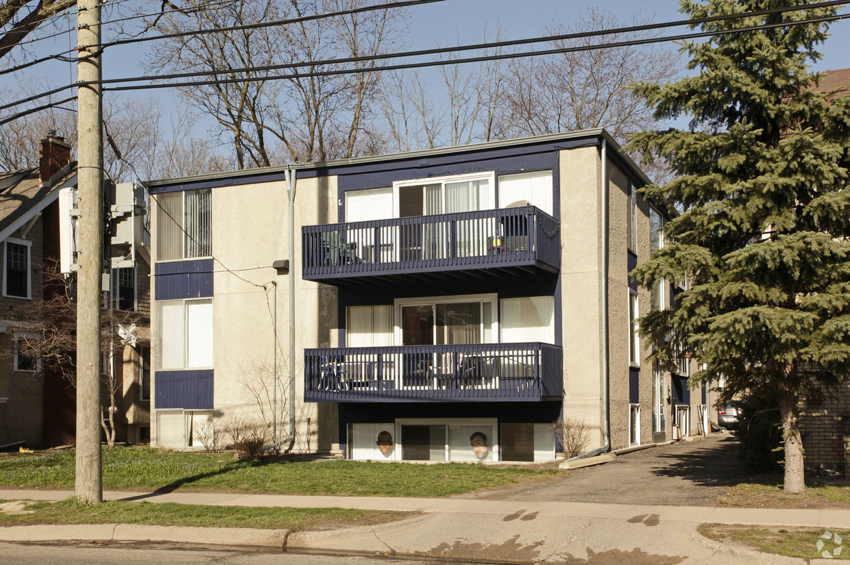 Primary Photo - U of M Student Housing