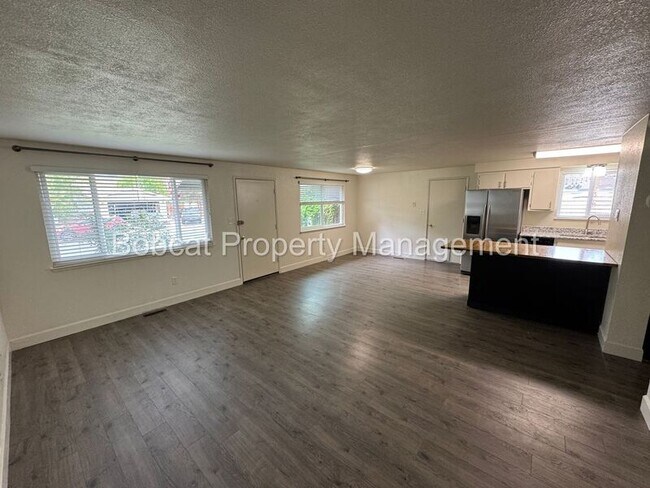 Foto del edificio - 2523 Baker Dr