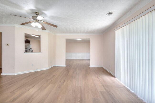 Foto del edificio - 665 Walnut Creek Dr NW