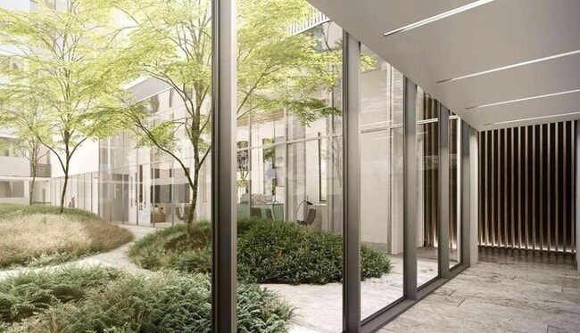 Building Photo - 1 Boul De Maisonneuve O