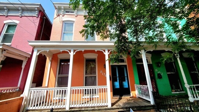 Building Photo - 804 W Marshall St