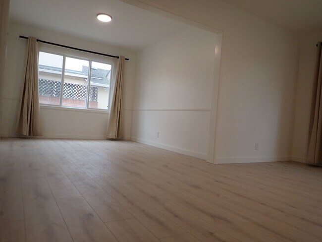Foto del edificio - Single Family House in Desirable Neighborhood