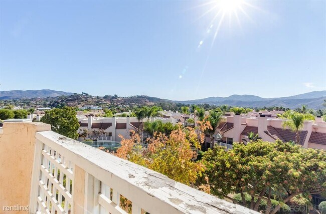 Foto del edificio - 2 br, 2 bath Condo - 12057 Calle De Montan...