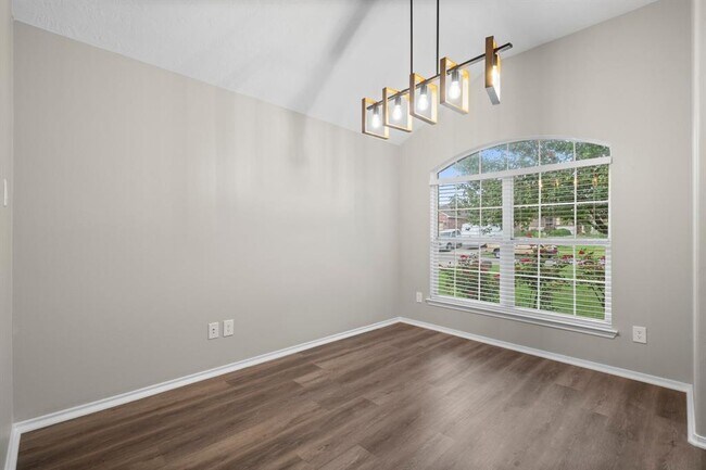 Building Photo - 18464 Sunrise Oaks Ct