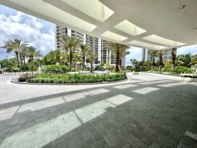 Building Photo - 20201 E Country Club Dr