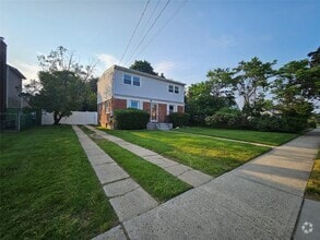 Building Photo - 1571 Powers Ave