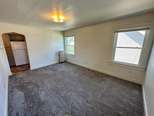 Building Photo - 141 Campus Ave