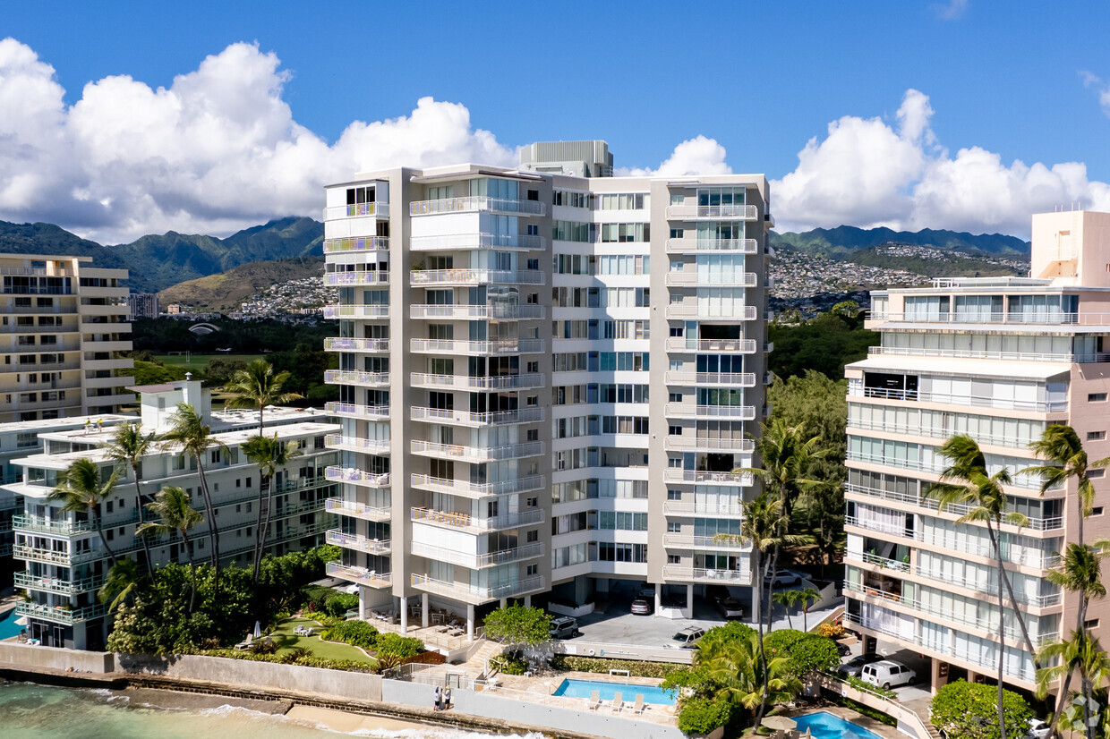 Primary Photo - Diamond Head Apartments