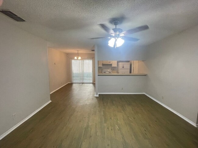 Building Photo - 8916 Hambledon Dr
