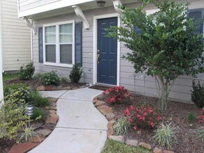 Building Photo - 5827 Silver Oak