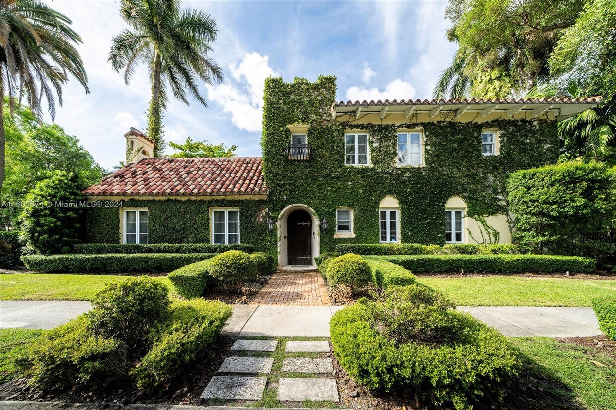 Foto principal - 690 NE 57th St