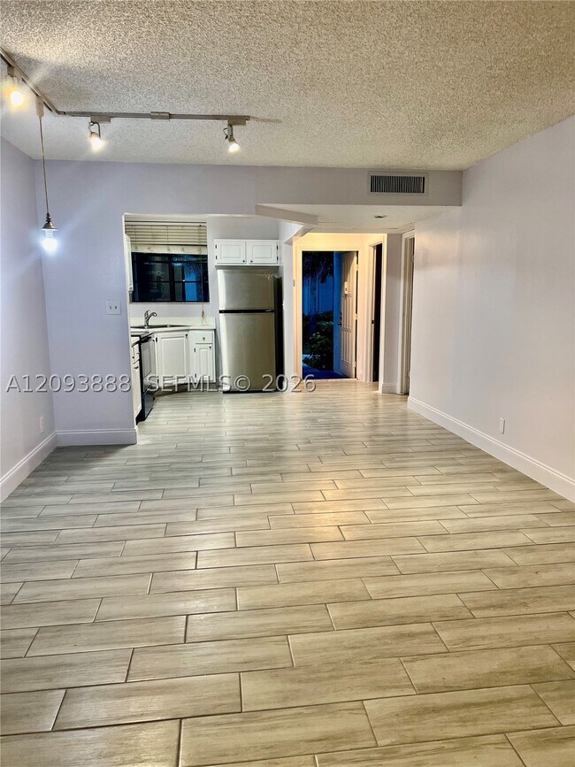 Building Photo - 1258 S Military Trail