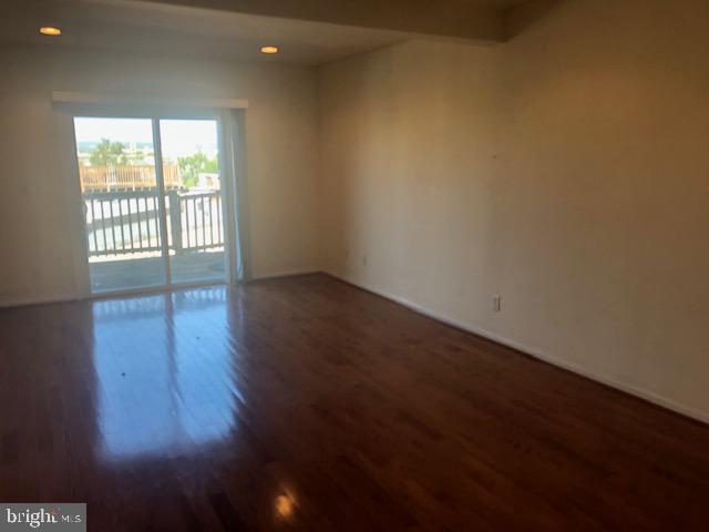 Building Photo - 1600 Light St