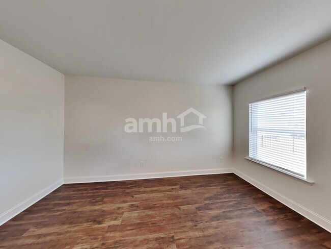 Building Photo - 3881 Chivalry Dr