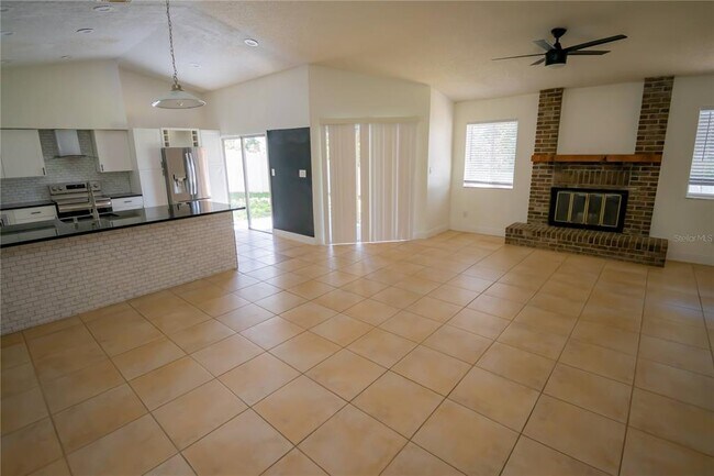 Building Photo - 1512 Prairie Lake Blvd