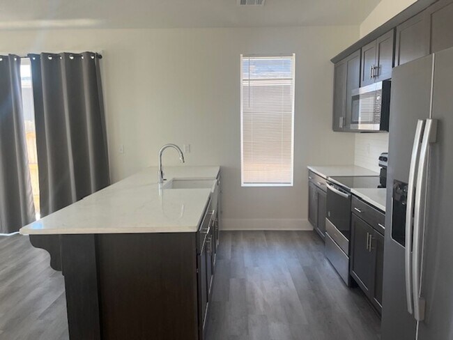 Foto del edificio - For Rent – 3 Bed | 2 Bath single family ho...
