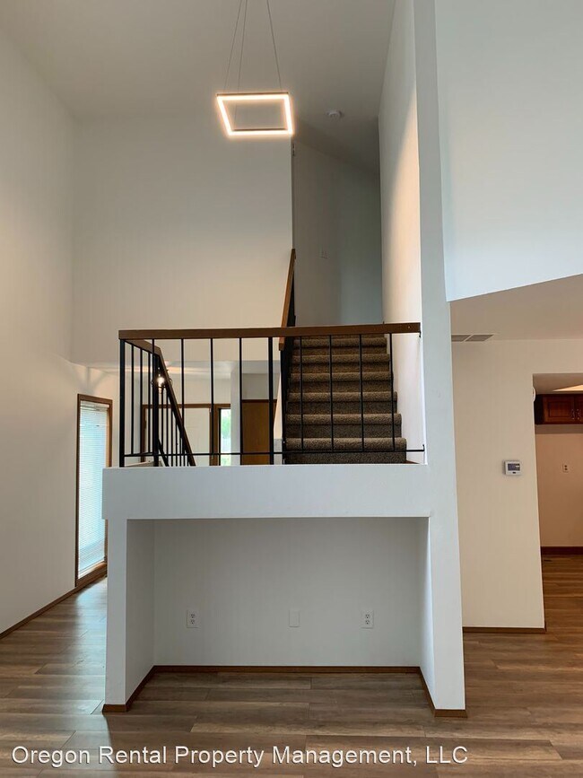 Building Photo - 3 br, 2.5 bath House - 4117 SE Wynnwood Dr.