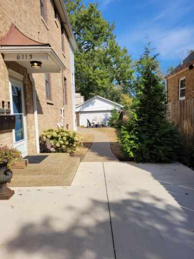 Building Photo - 6113 N Karlov Ave