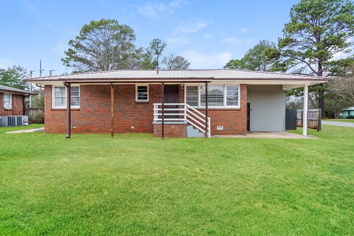 Foto principal - Spacious 3 Bedroom Home
