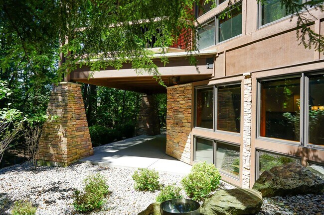 Building Photo - Condo at Ridgepointe