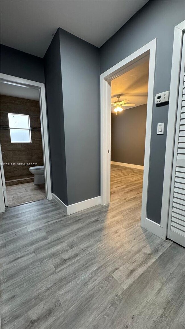 Foto del edificio - 820 SE 12th St