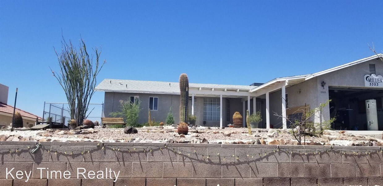 Foto principal - 3 br, 2 bath House - 3353 McCormick Blvd