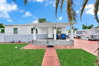 Building Photo - 7385 SW 19th Street Rd