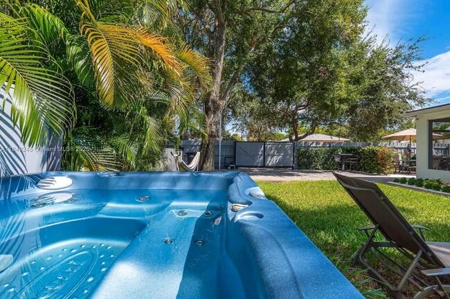 Foto del edificio - 5515 Spruce Ave