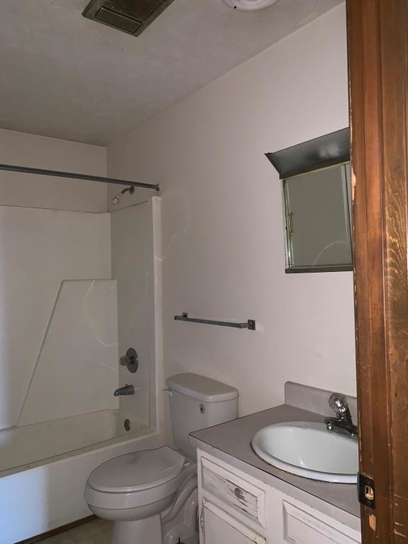Building Photo - 591 East 43rd 1/2 Drive #4