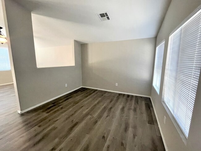 Building Photo - 1551 E Betsy Lane Unit C