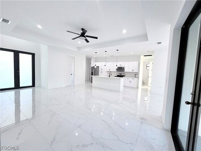 Foto del edificio - 312 Rosanna Ave